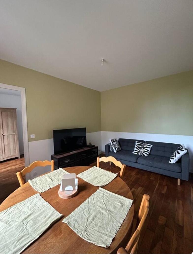 Nid Douillet Proche De Paris Apartment *